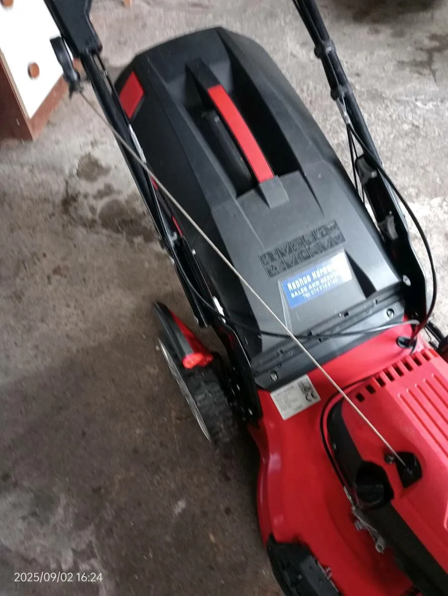 Hercules lawnmower like new - Image 3