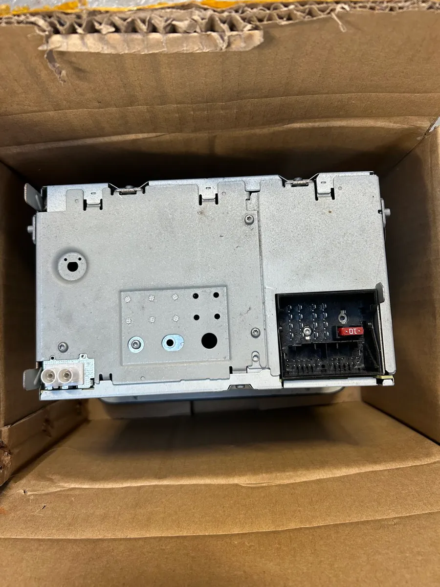 VW radio - Image 3