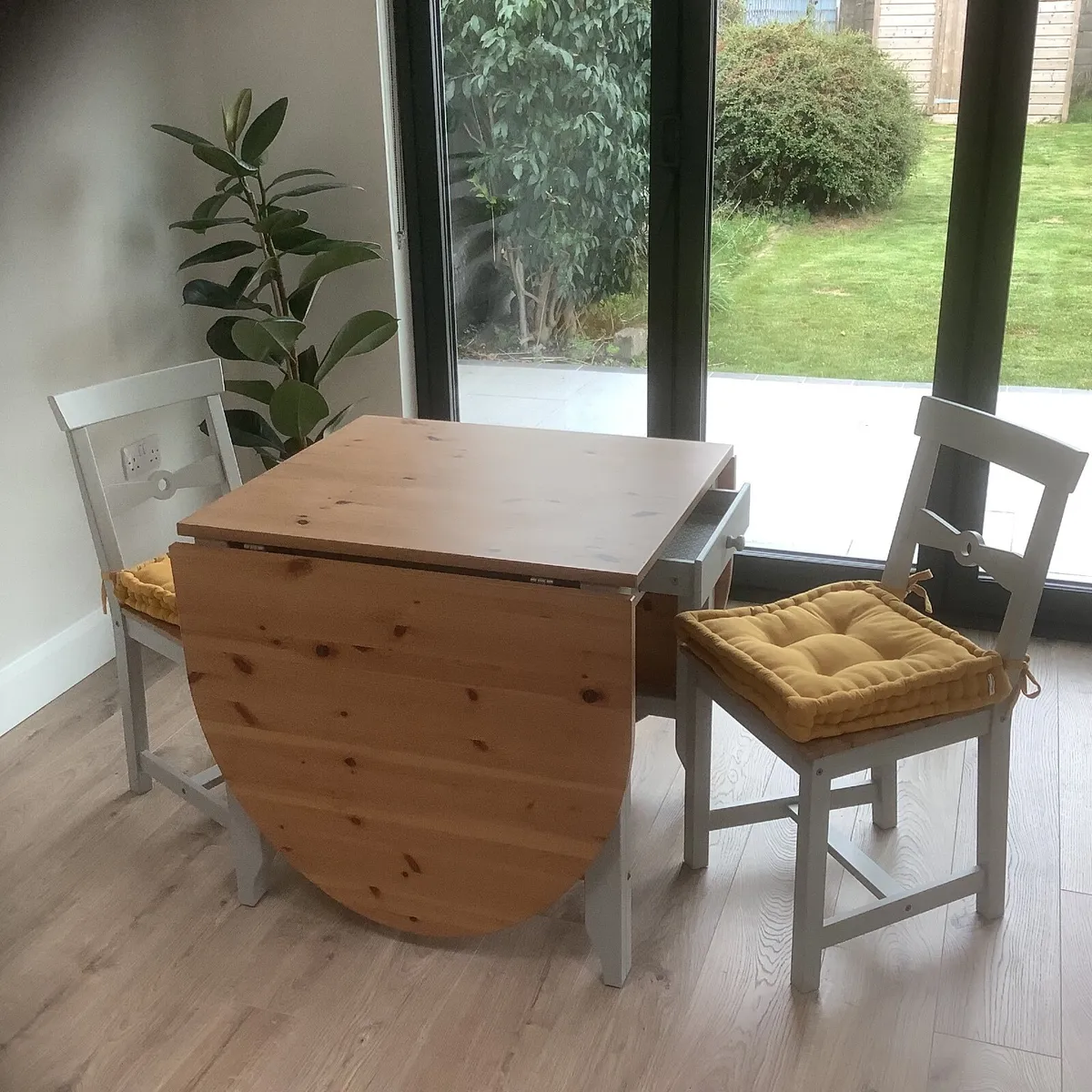 Furniture - Table & 2 chairs - Image 1
