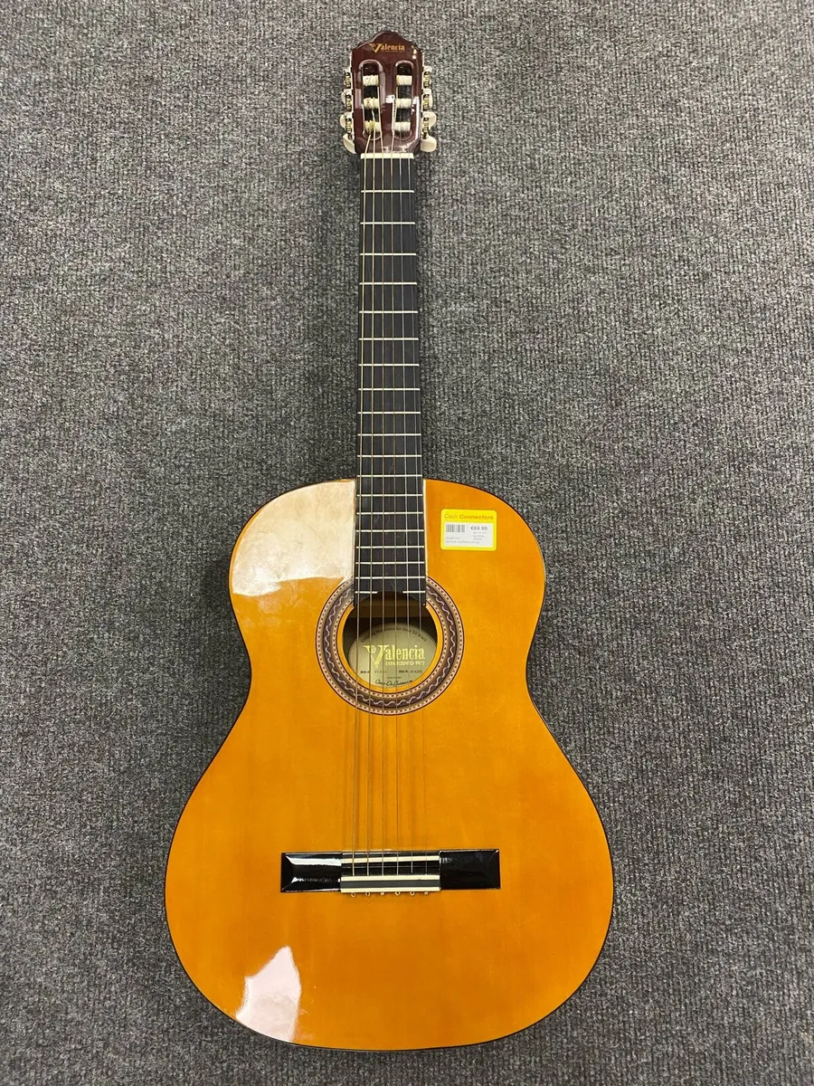 Valencia VC104 Classical Guitar - Image 1