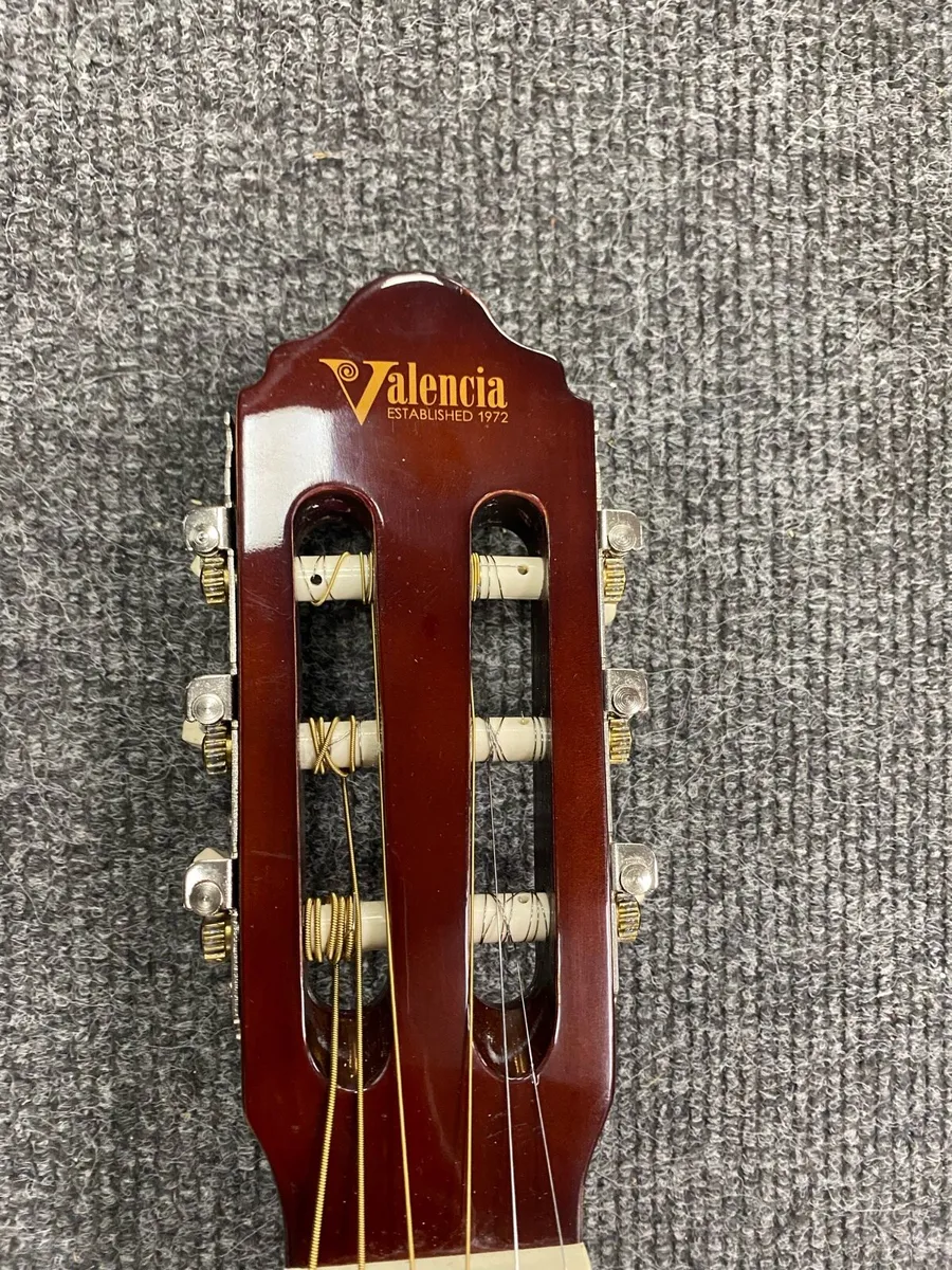 Valencia VC104 Classical Guitar - Image 3