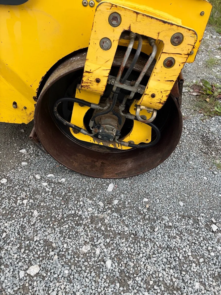 Bomag 120 roller - Image 2