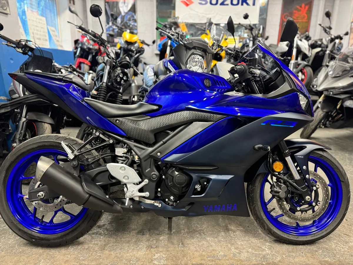 232 Yamaha R3 As New! - Image 1