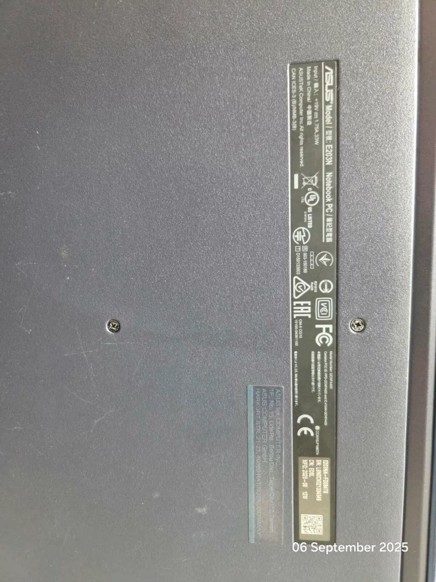 Asus laptop - Image 3