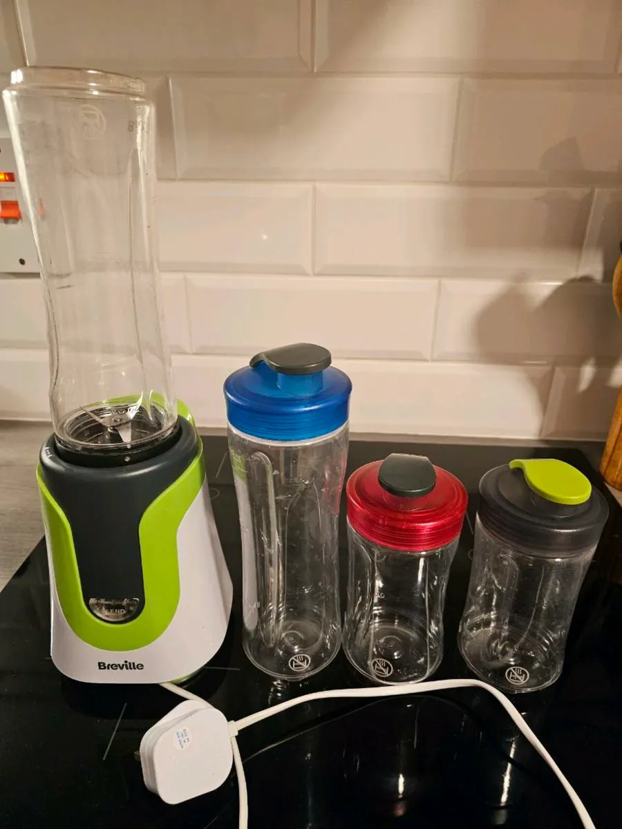 Breville
VBL240 Active Colour Mix Family Blender - Image 3