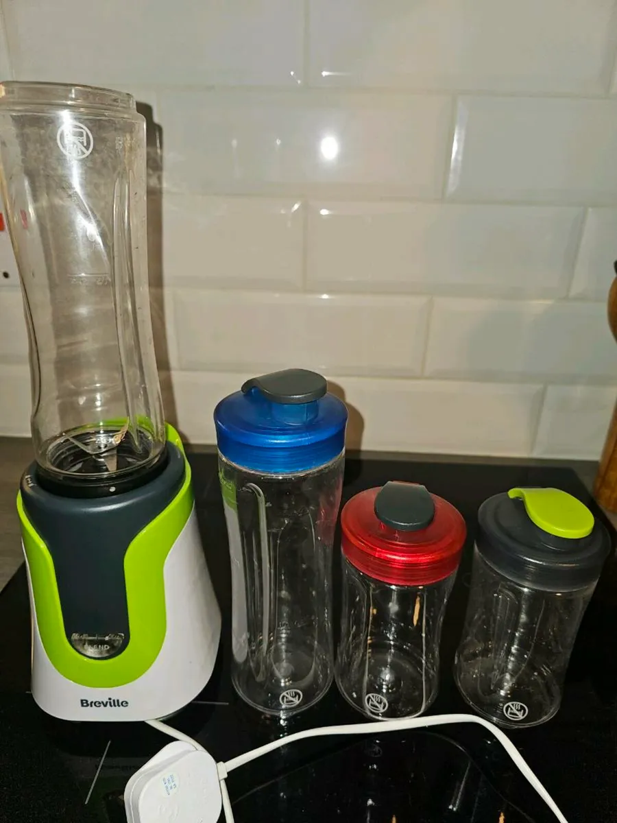 Breville
VBL240 Active Colour Mix Family Blender - Image 4