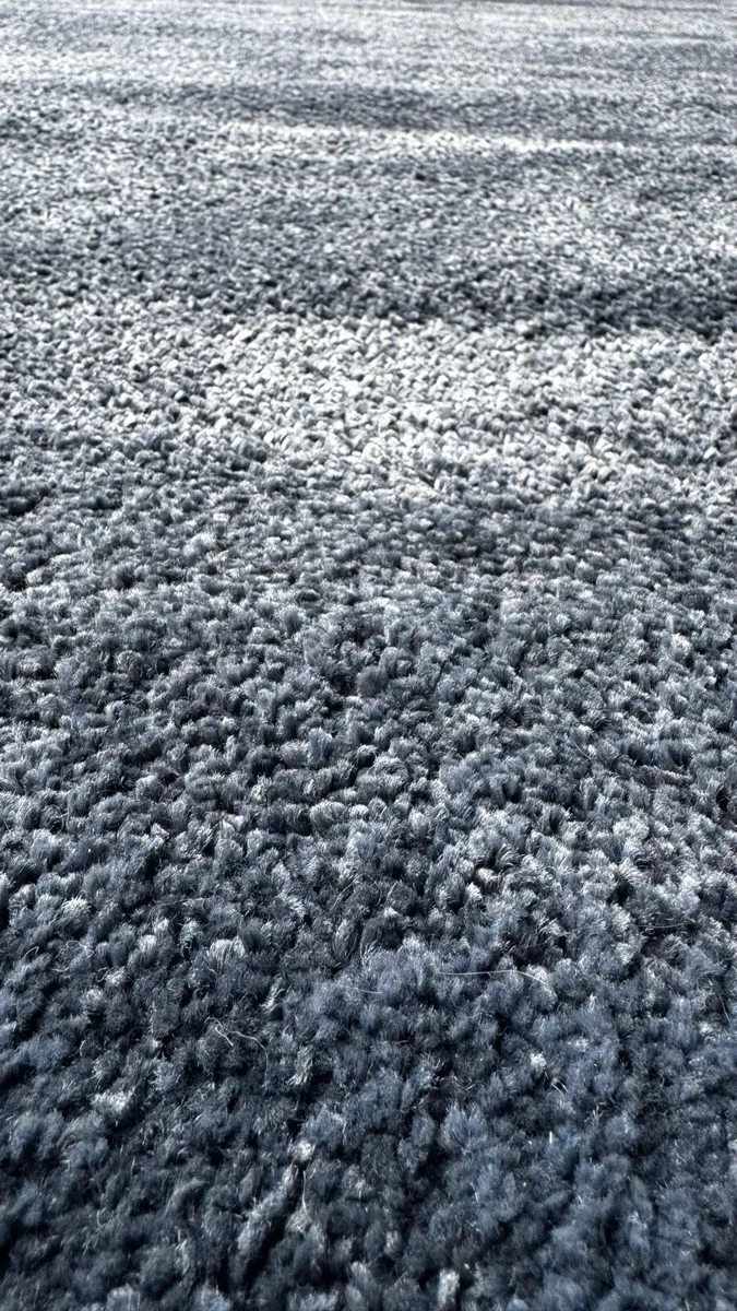 New unused rug - Image 3