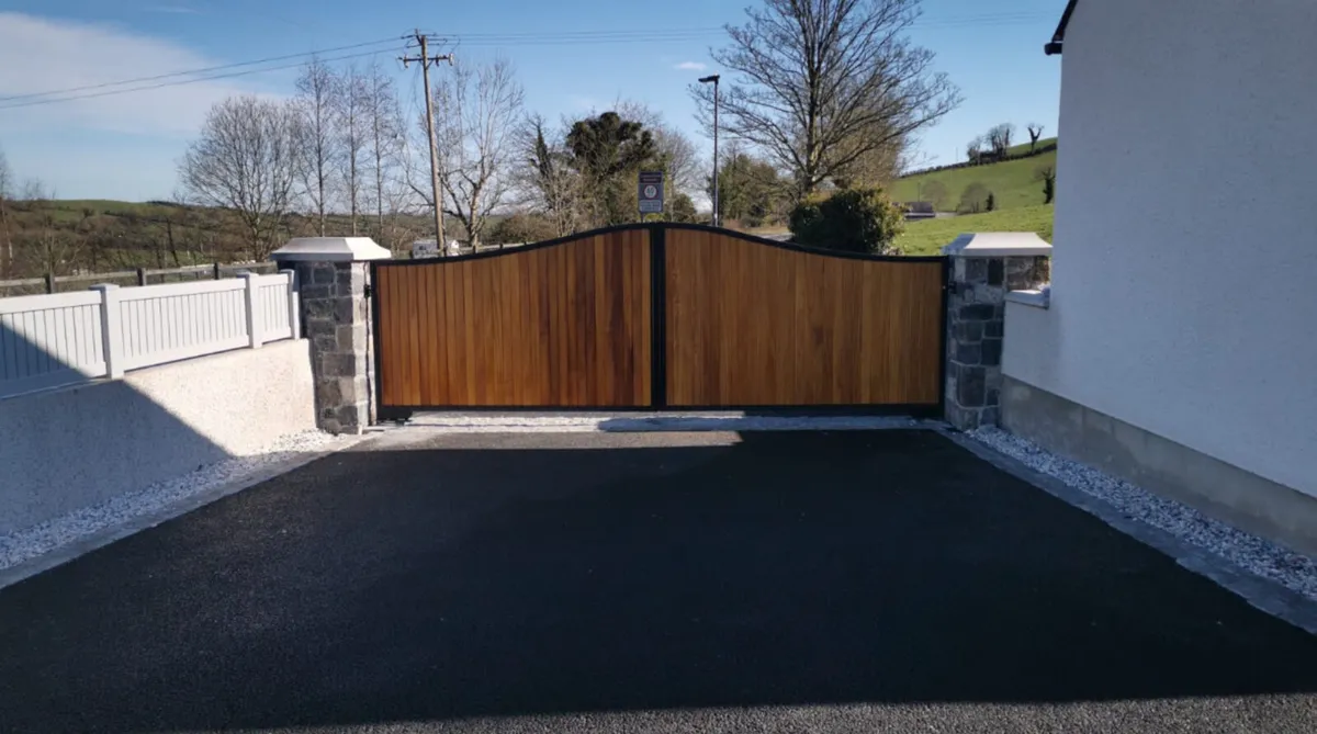 Gates - Image 1