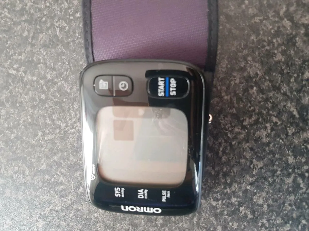 BLOOD PRESSURE MONITOR - Image 2
