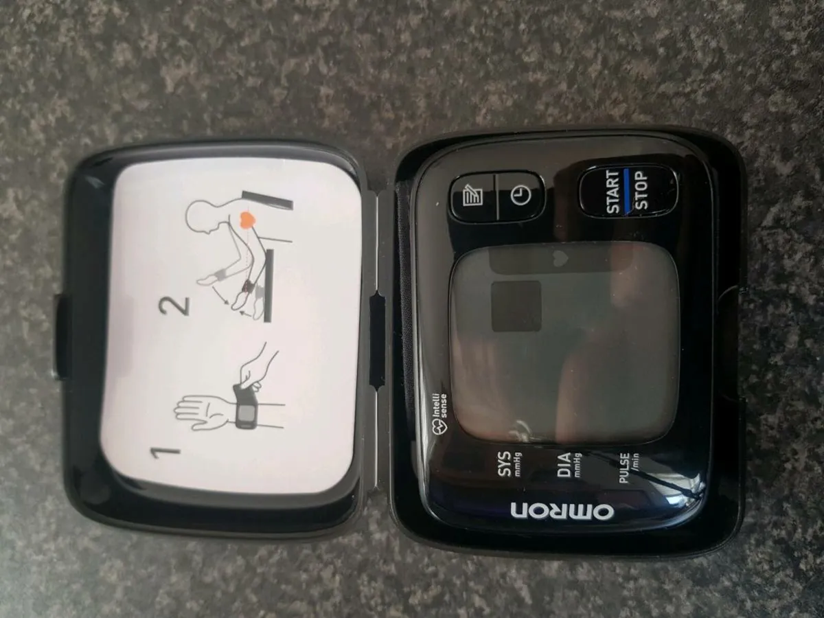 BLOOD PRESSURE MONITOR - Image 3