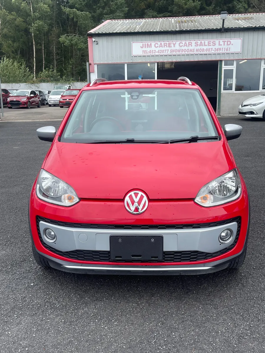 Volkswagen UP Cross 2016 - Image 2
