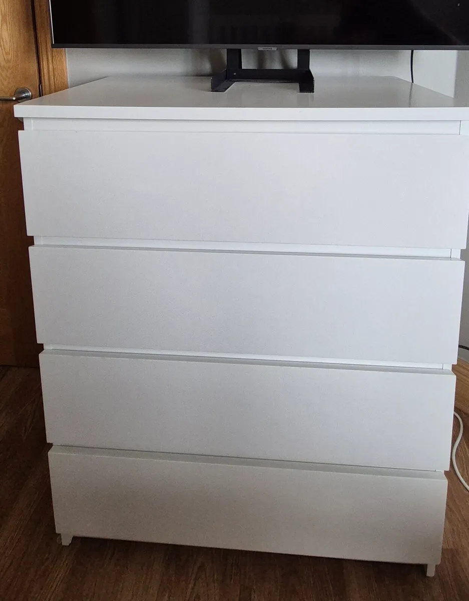 Chest of drawers - Image 1
