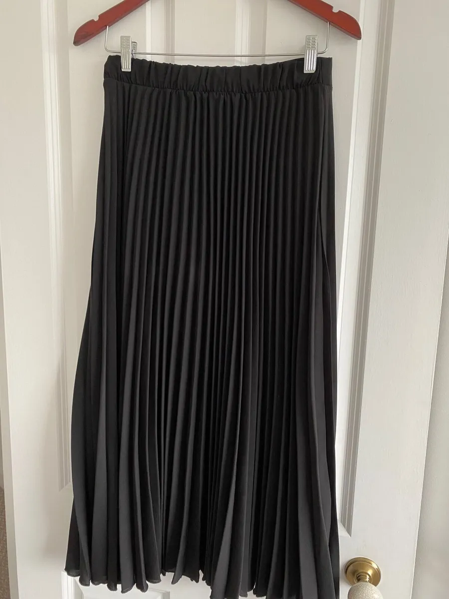 Clothes - Image 3