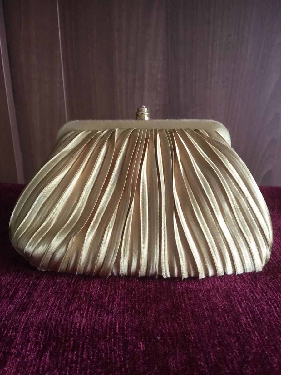Selection of evening bags - Image 3