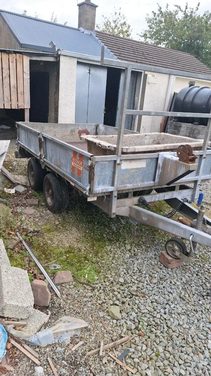 Trailer - Image 1