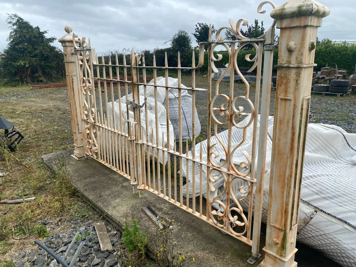 Wrought iron set of gates and pillars - Image 1