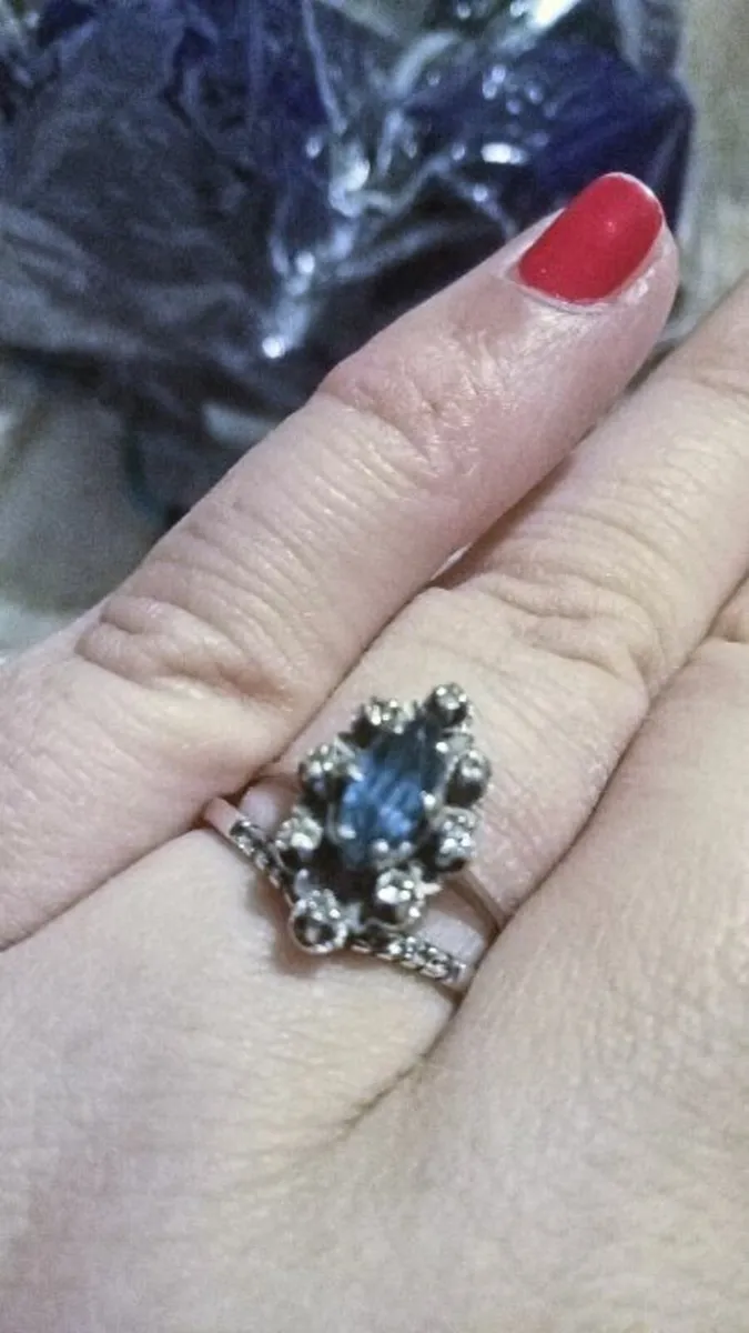 Beautiful Vintage Sapphire and Diamond Ring - Image 2