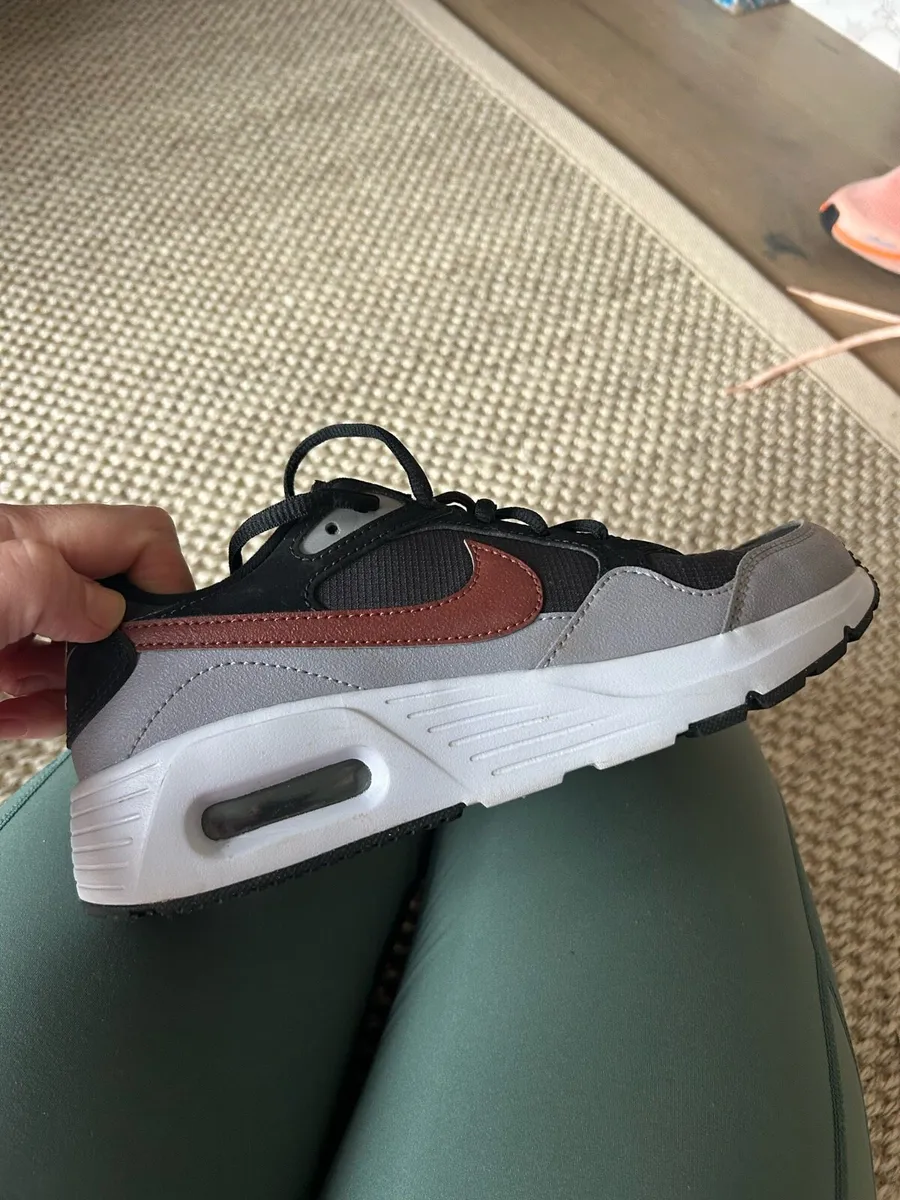 Nike air max SC older kids size 5.5 - Image 1
