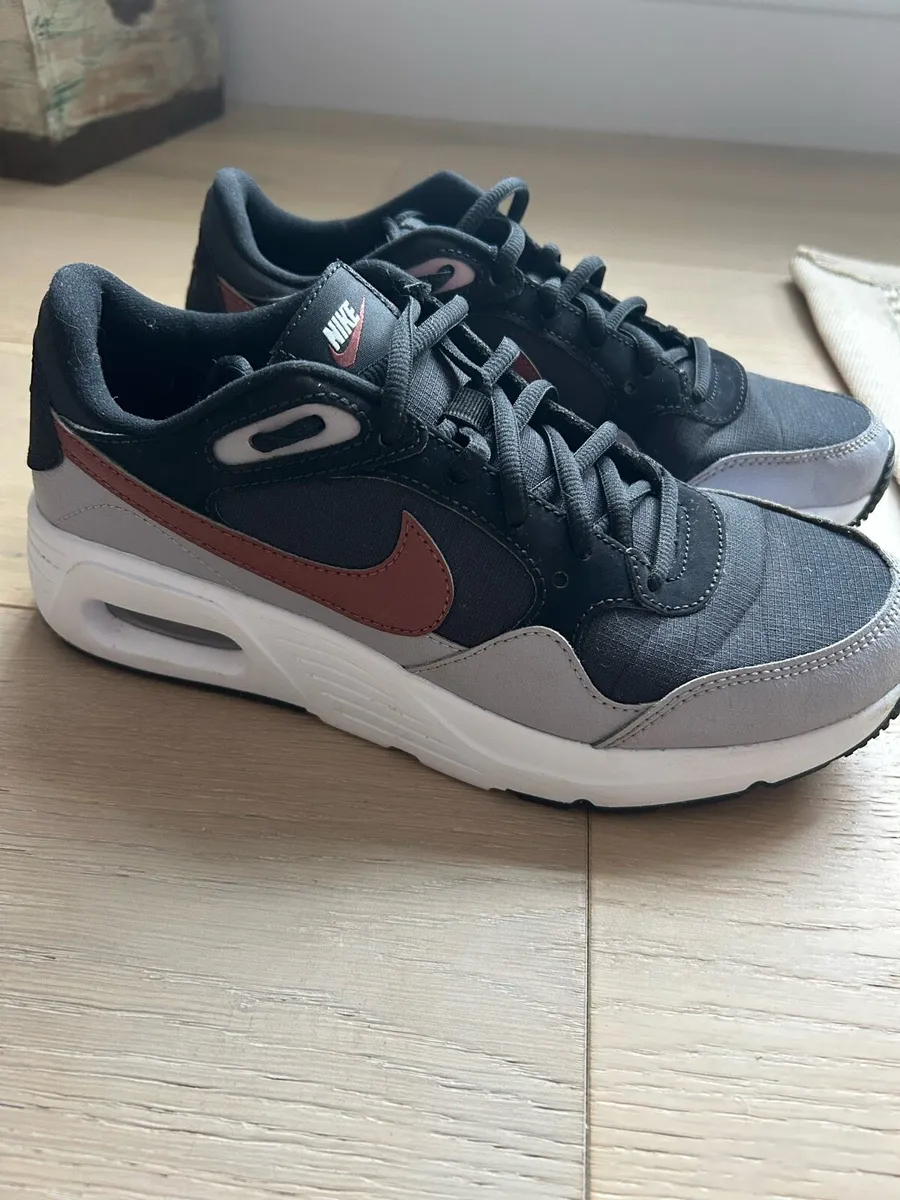 Nike air max SC older kids size 5.5 - Image 2