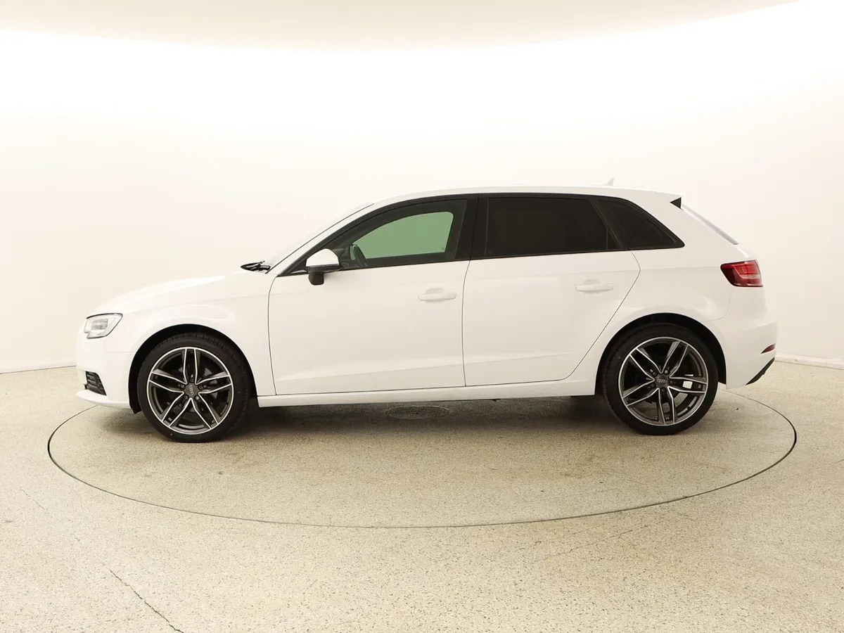 2017 Audi A3 1.6 TDI 116PS SE TECHNIK BLACK EDITIO - Image 4