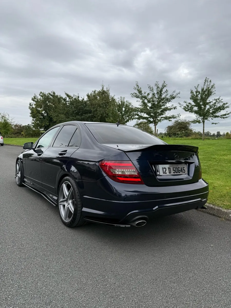 Mercedes Benz C220d AMG Line - Image 4