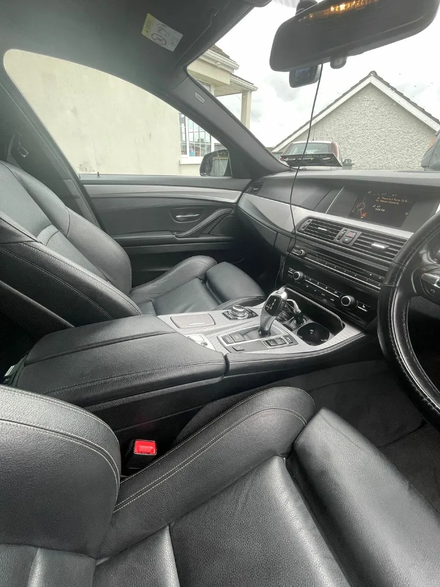 BMW 5-Series 2015 M sport - Image 4