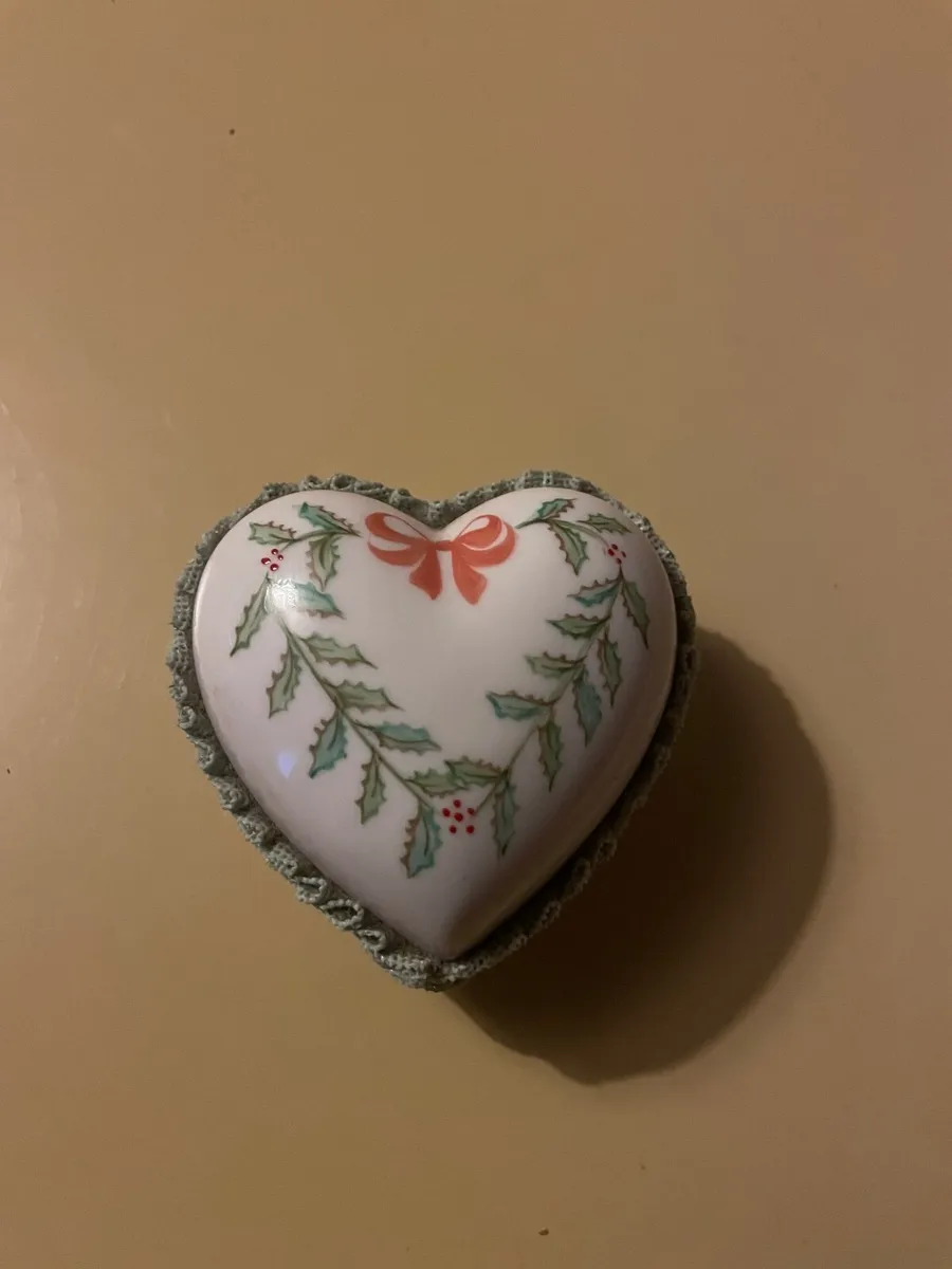Irish Dresden trinket box - Image 1