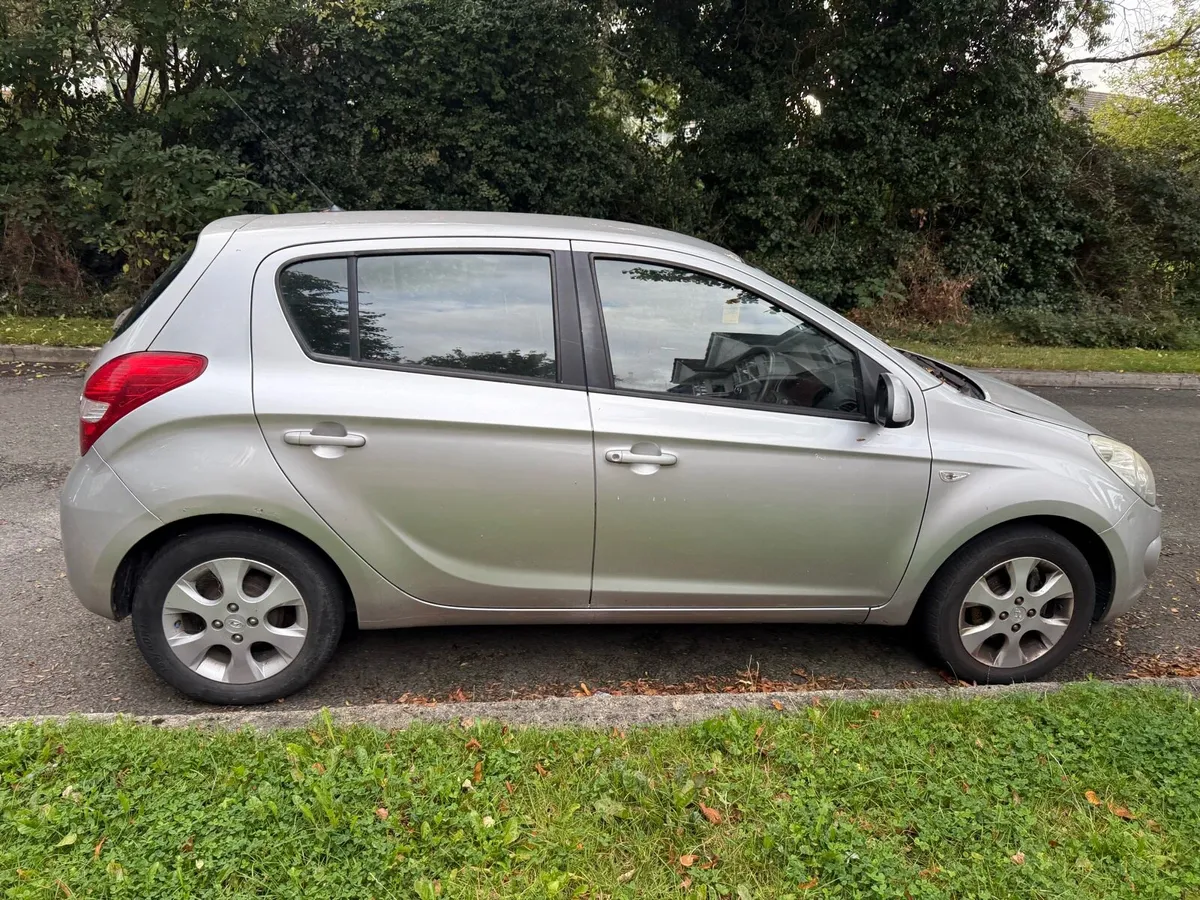 Hyundai i20 - Image 2