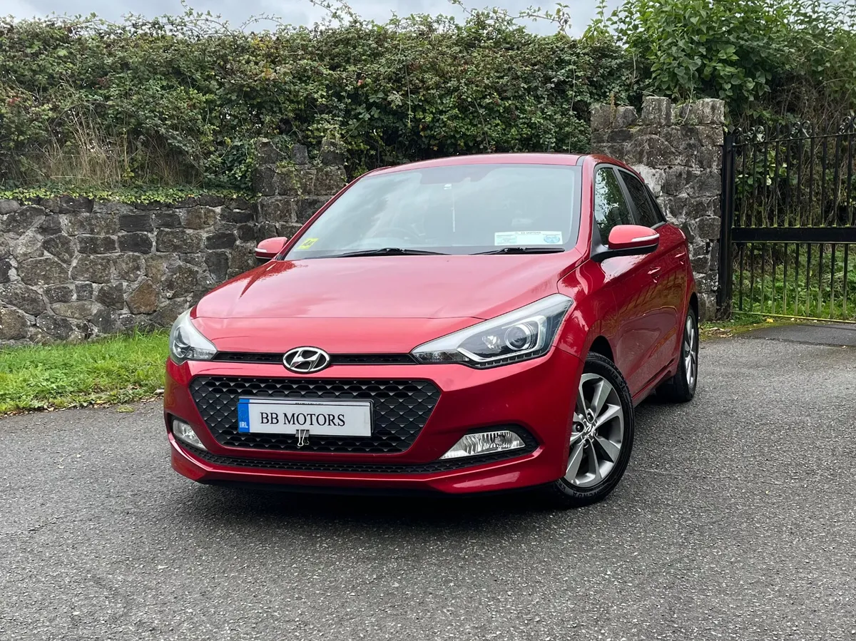 Hyundai i20 1.2 Deluxe - Image 2
