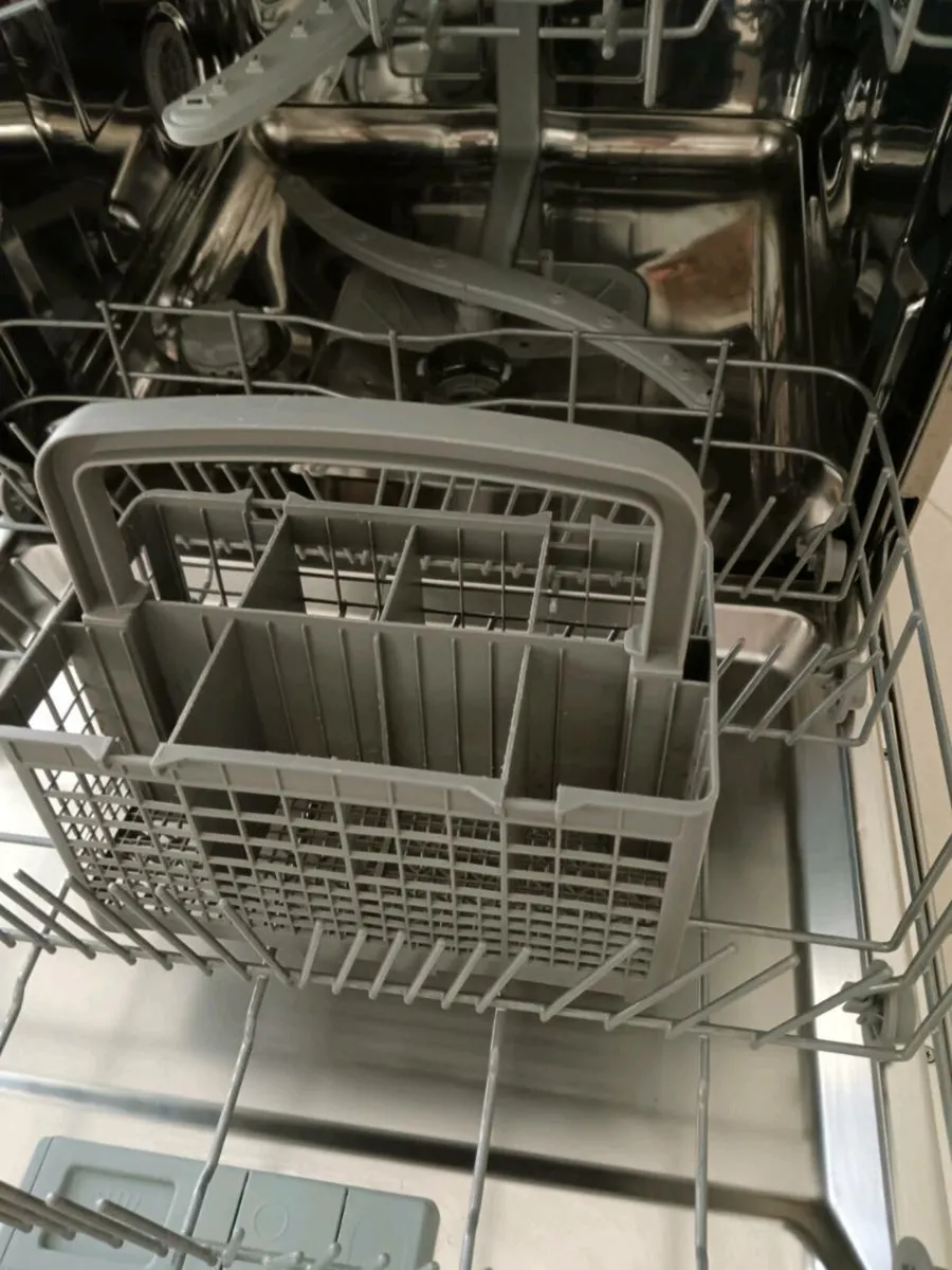 Dishwasher - Image 2