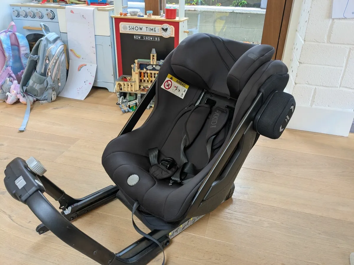 AXKID One Rear Facing Car Seat - Image 2
