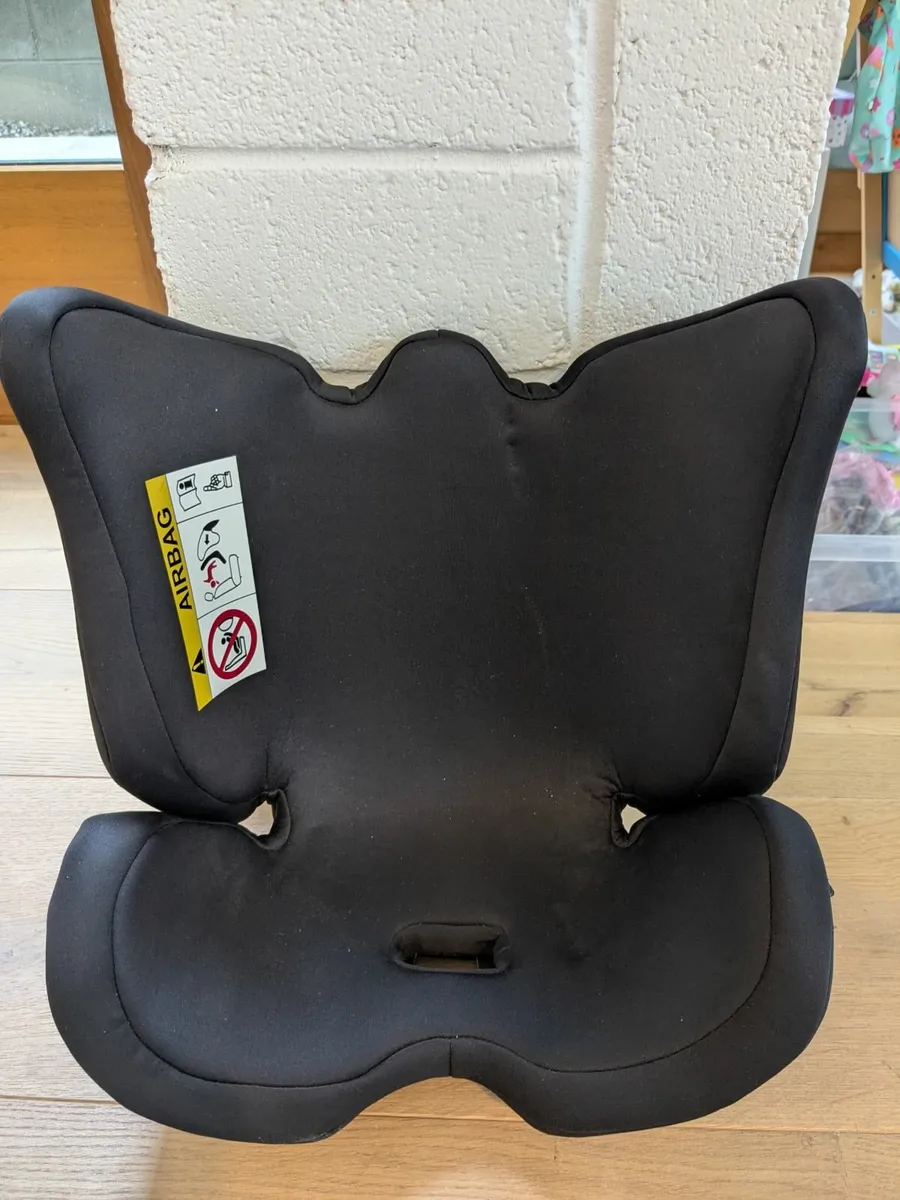 AXKID One Rear Facing Car Seat - Image 4
