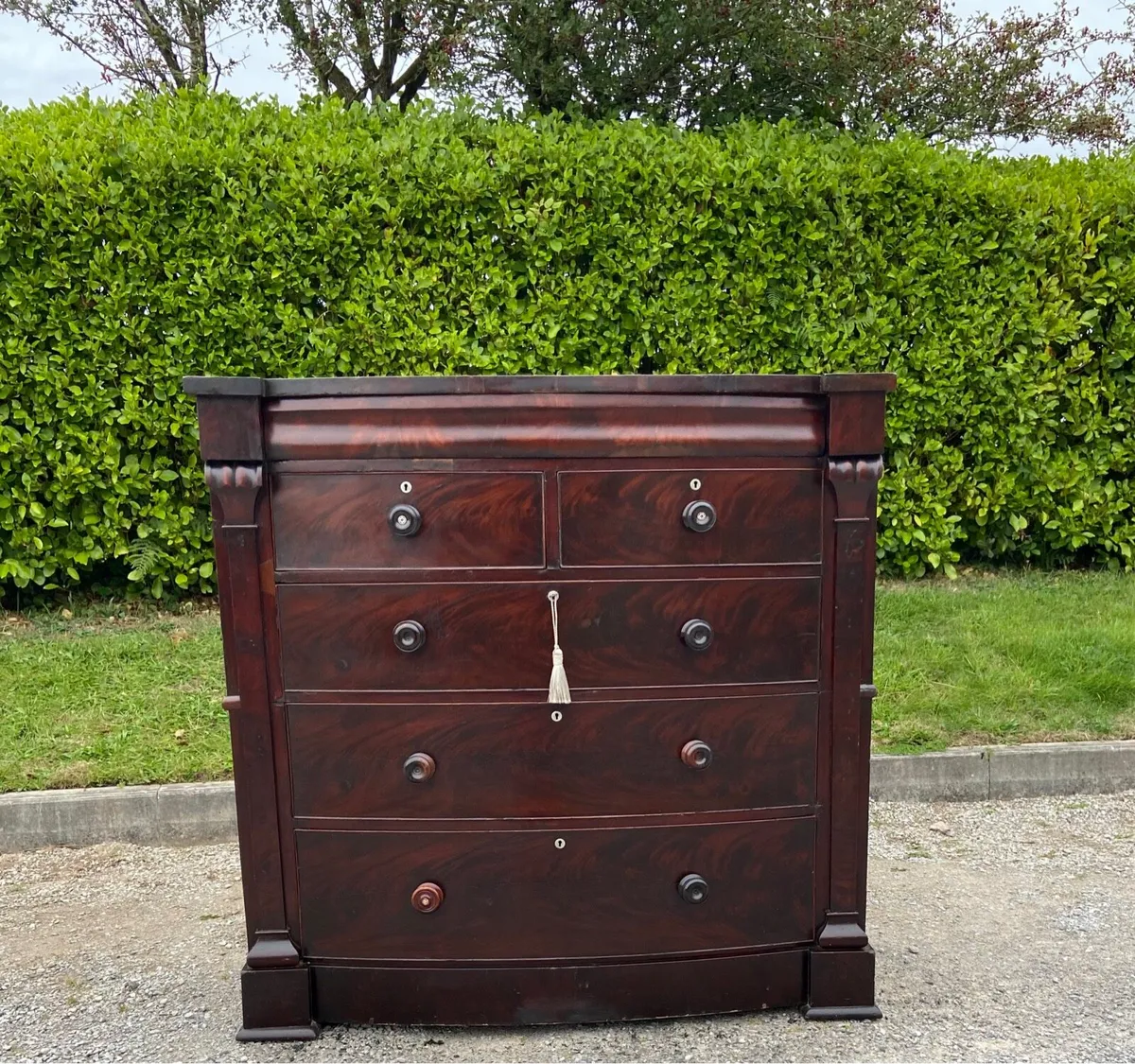 Victorian Flamed mahogany dresser
