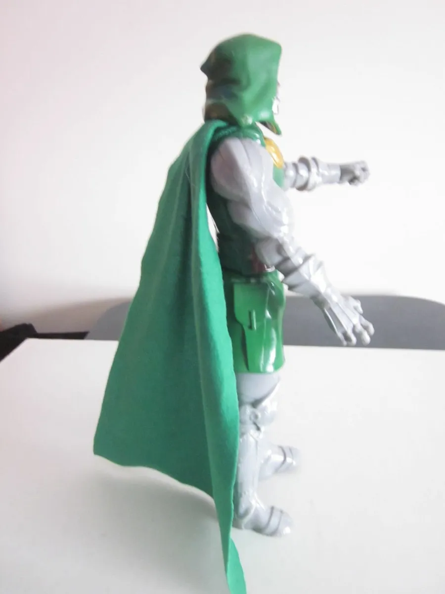 Marvel Avengers Titan Hero Series Dr Doom  Figure - Image 2