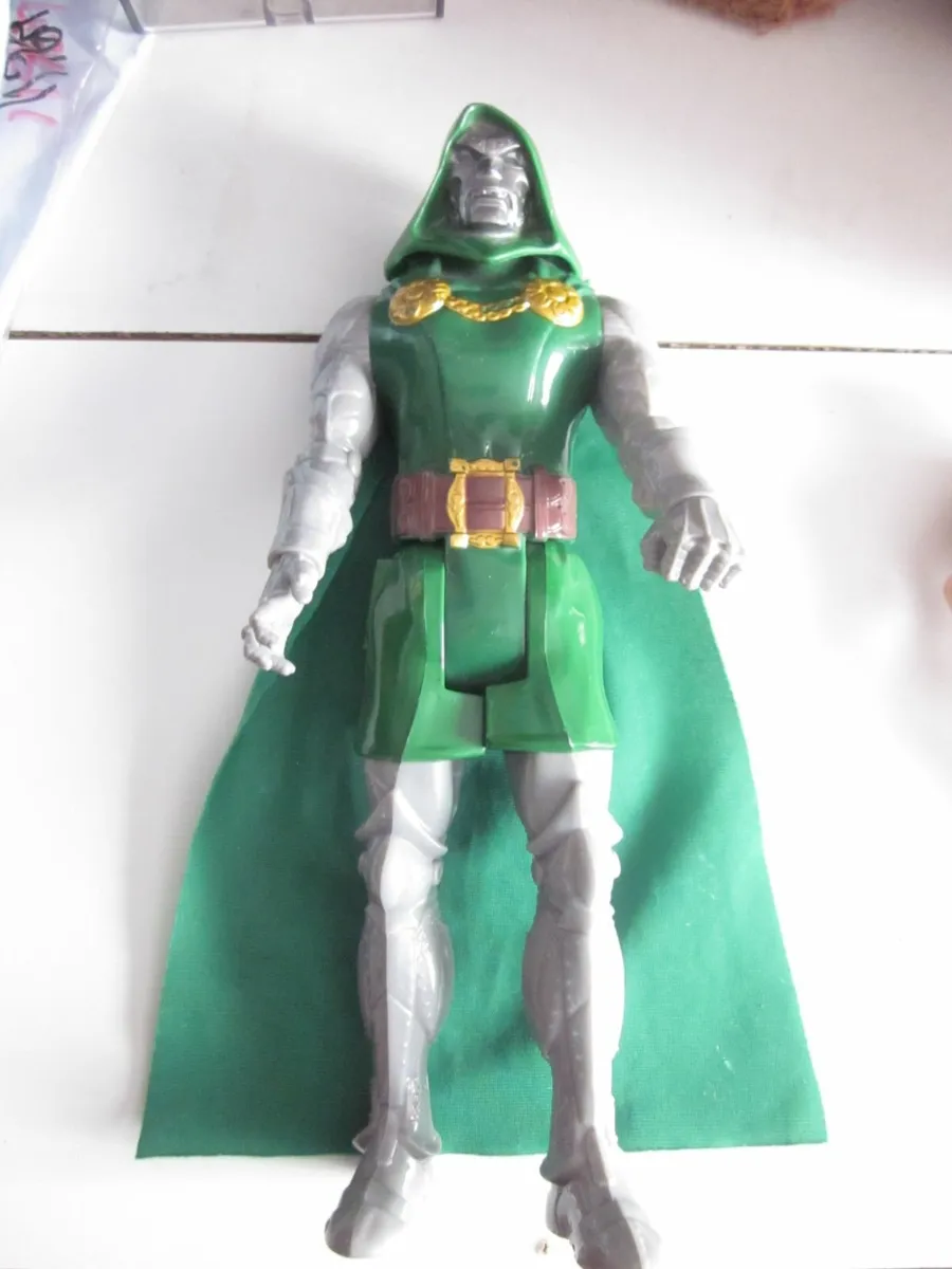 Marvel Avengers Titan Hero Series Dr Doom  Figure - Image 4