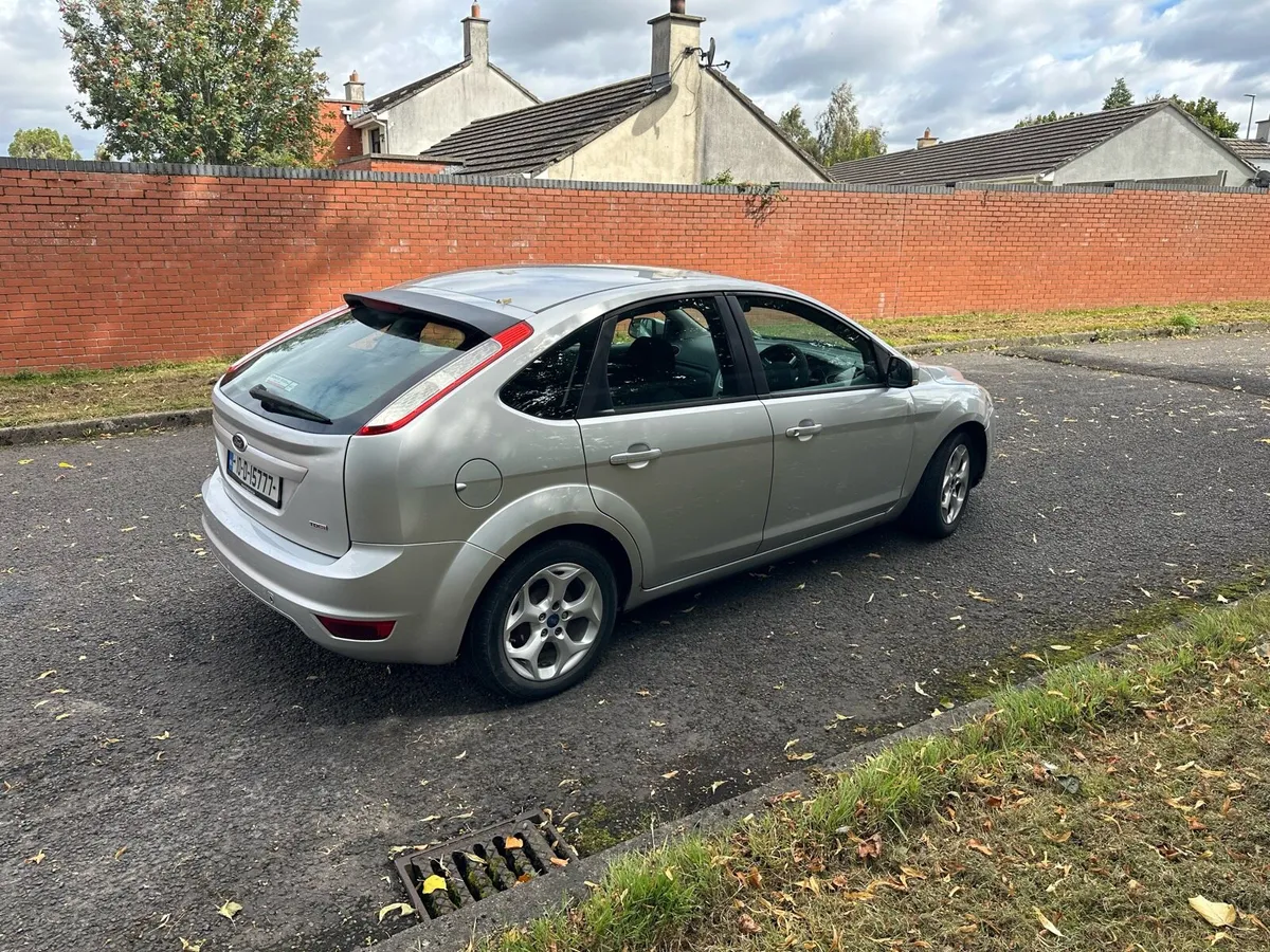 2010 Ford Focus - Image 4