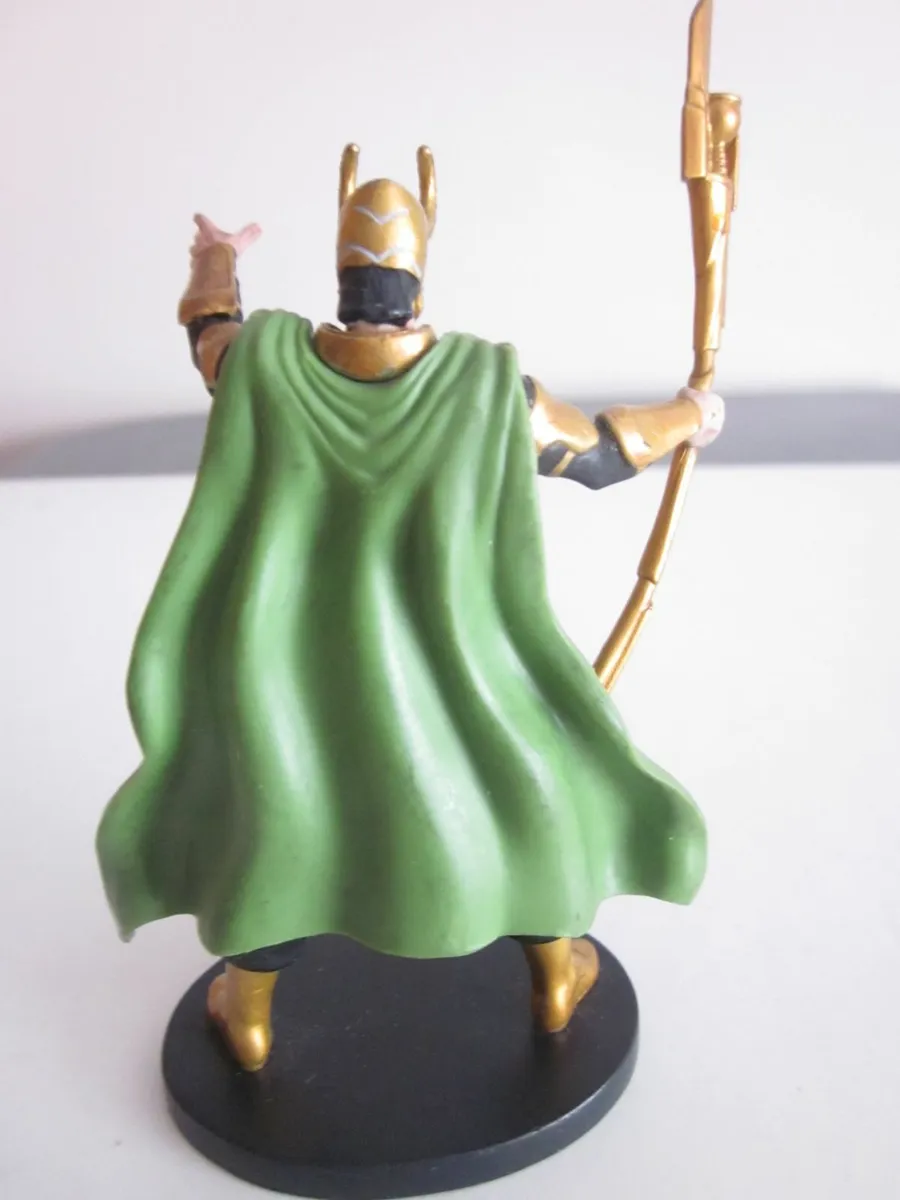 Marvel  Avengers Super Heroes Action Figure Loki - Image 2