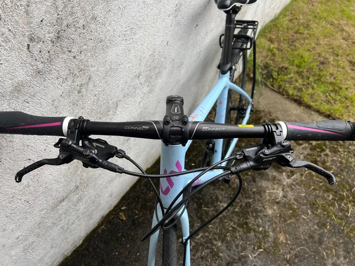Liv Thrive Flat Bar Road Bike - Image 3