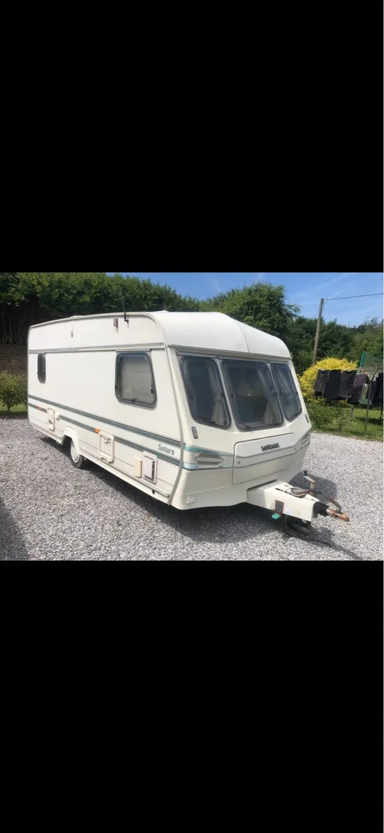 5 berth lunar caravan - Image 1
