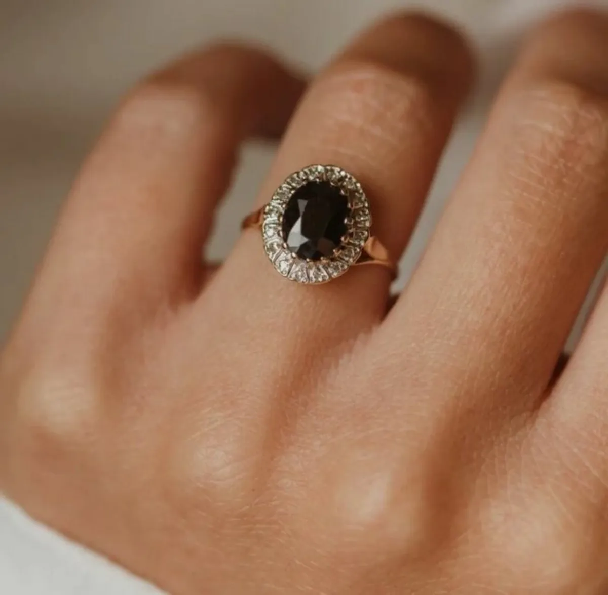 Stunning vintage sapphire and diamond - Image 4