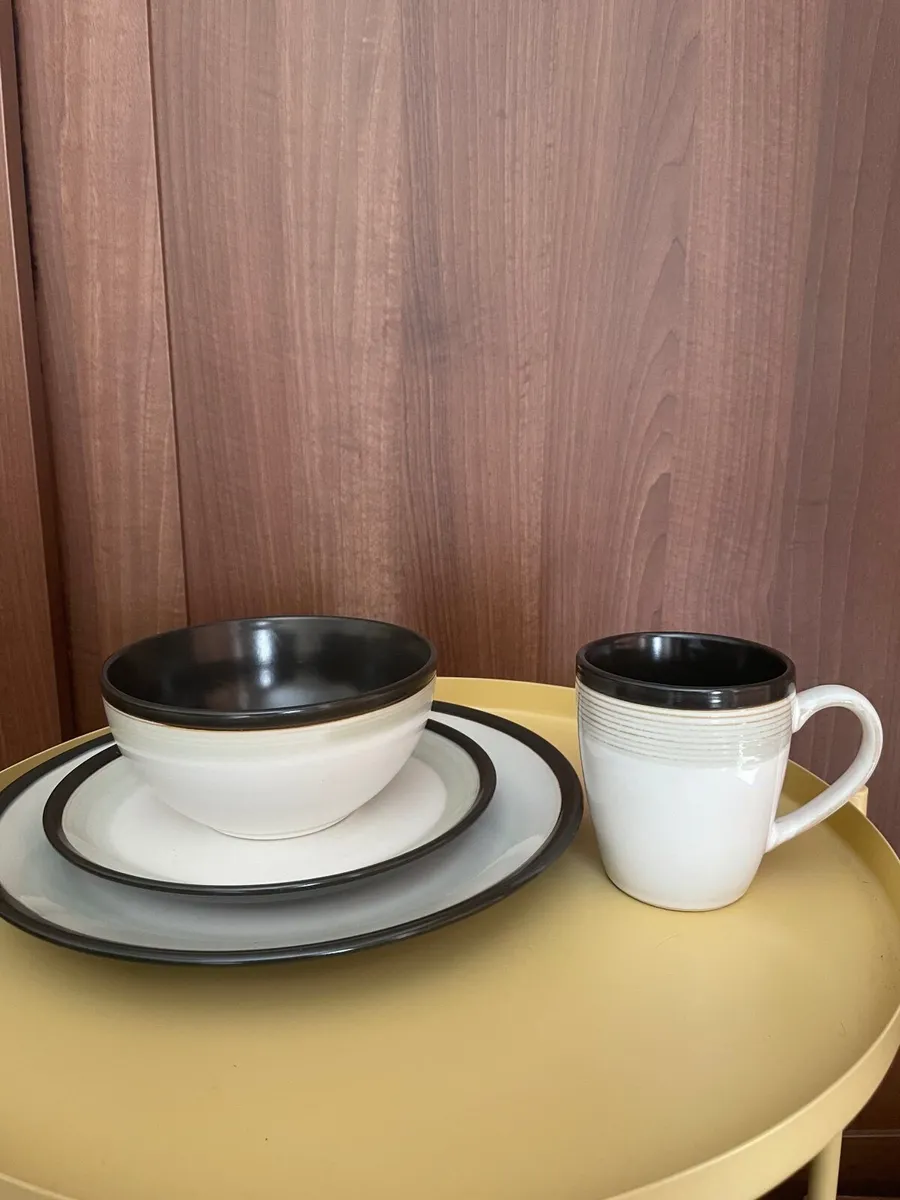 New Denby 16 piece set. - Image 1