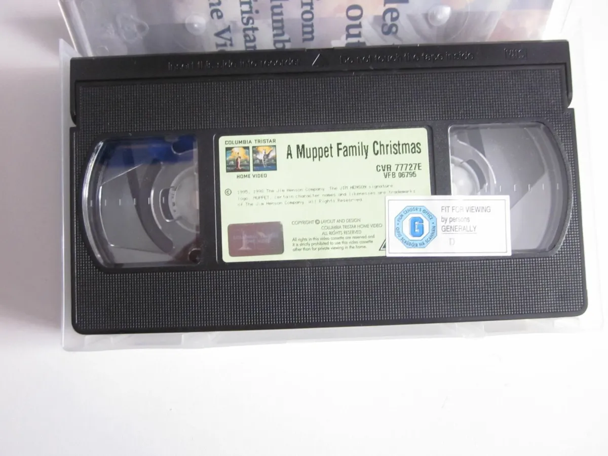 A Muppet Family Christmas (VHS, 1998) - Image 3