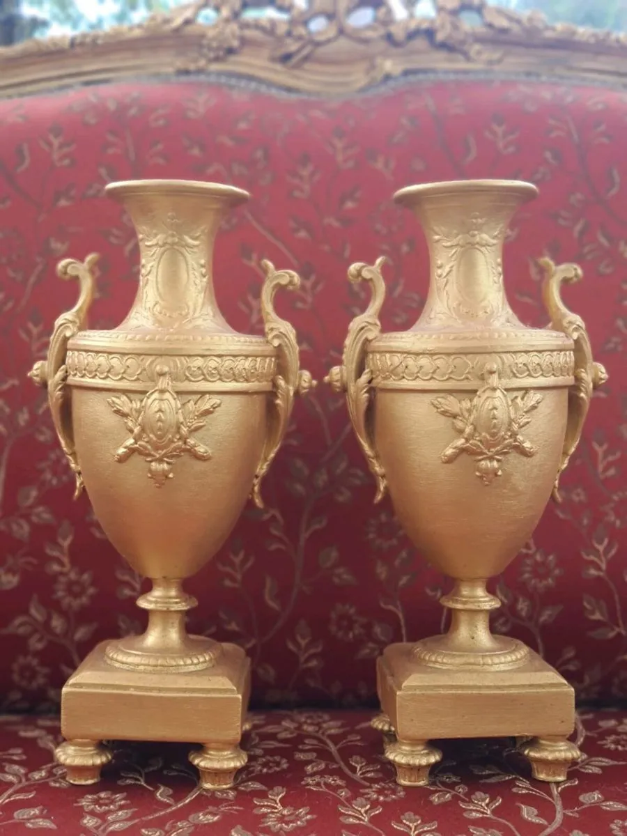 1920s Art Deco large gilt urns POSTAGEAVAILABLE - Image 2
