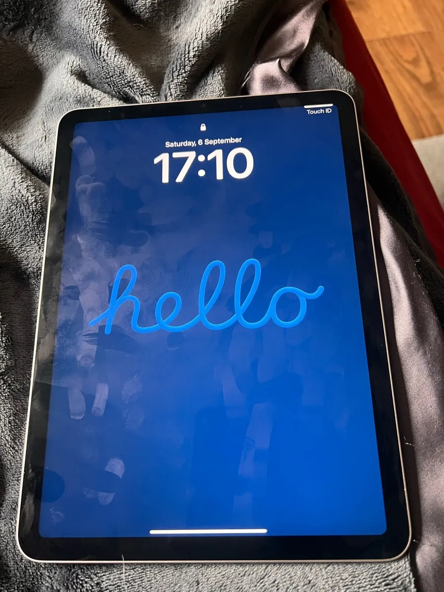 iPad Air 5th gen - Image 1