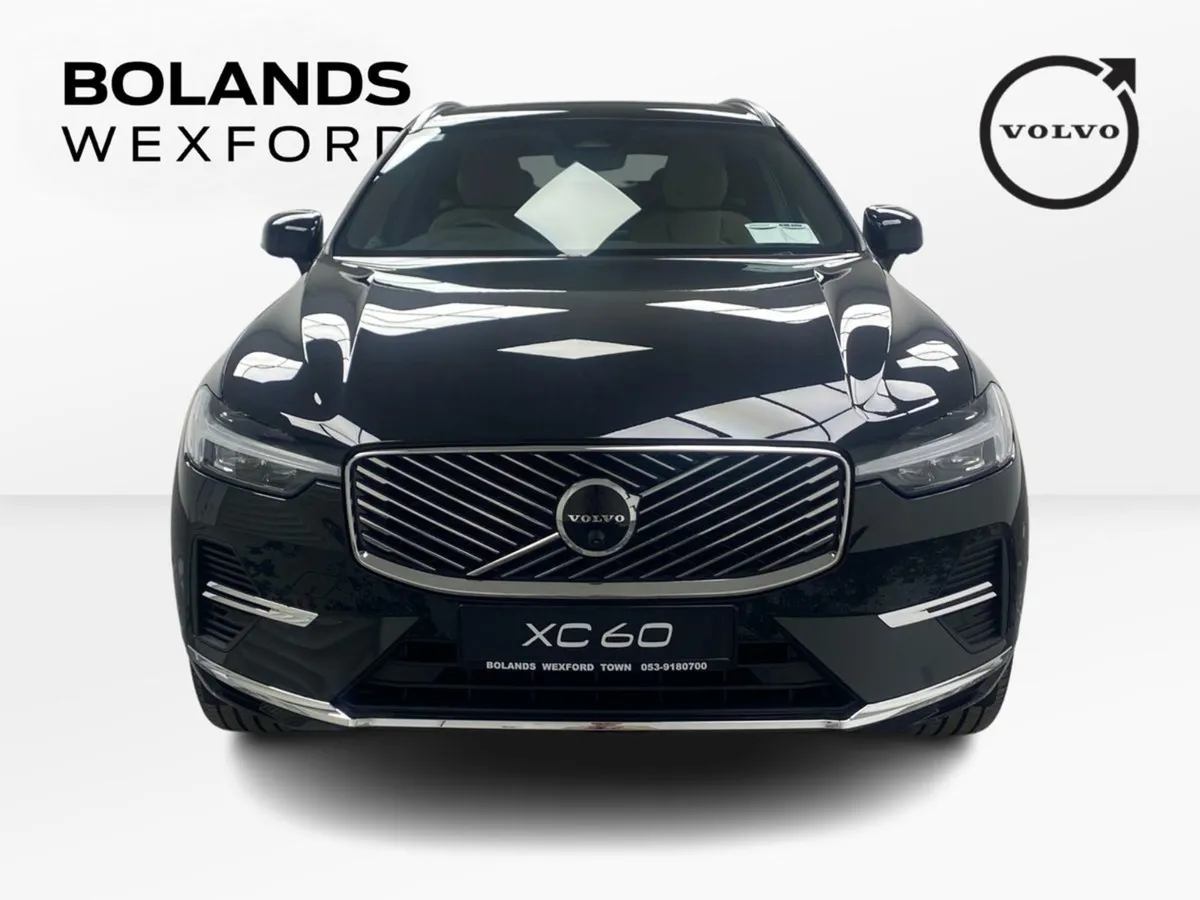 Volvo XC60 Plus Model in Onyx Black With the Card - Image 3