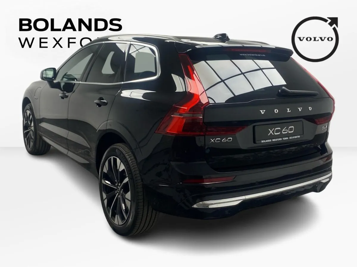 Volvo XC60 Plus Model in Onyx Black With the Card - Image 4