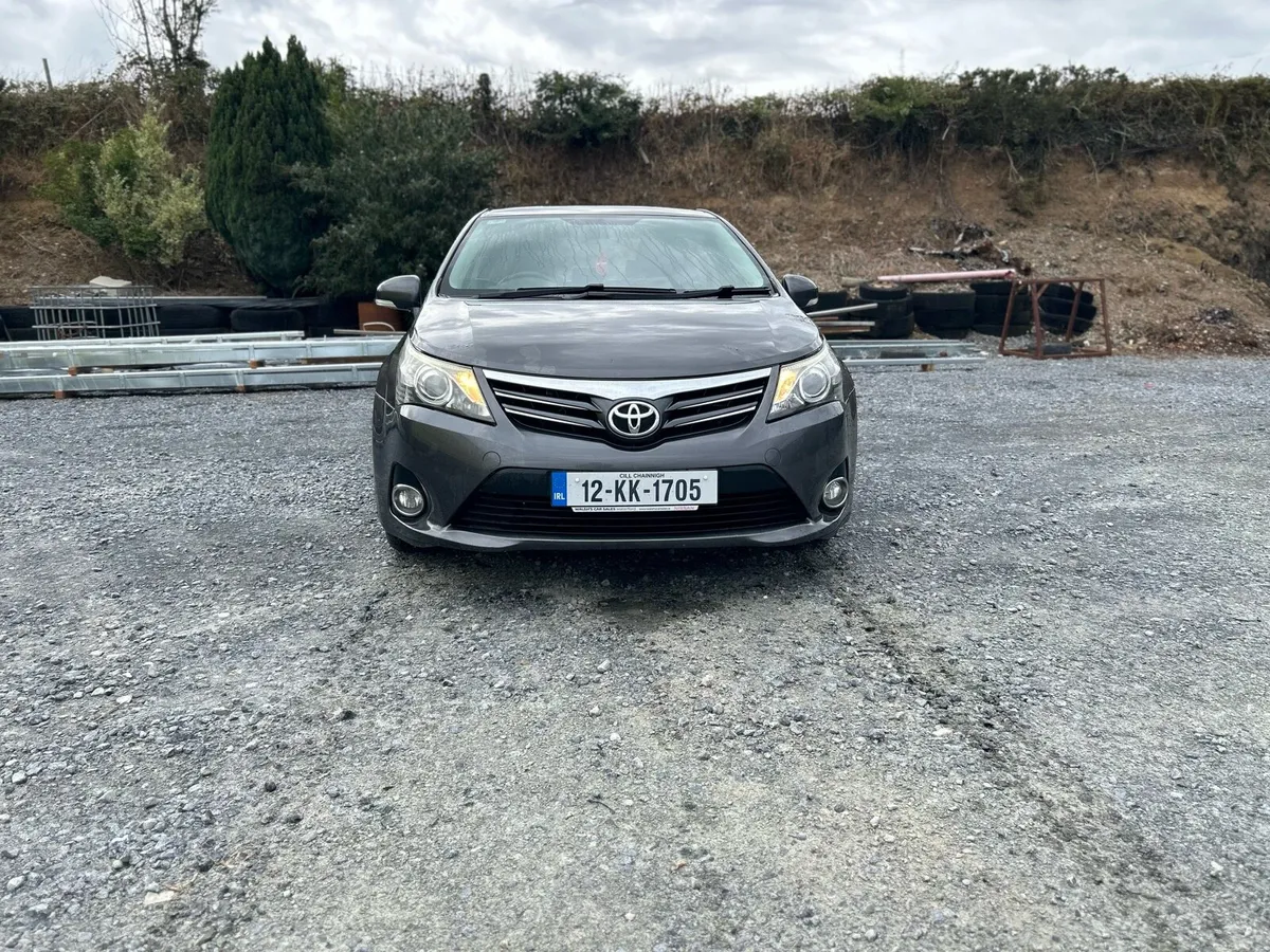 2012 Toyota avensis 2.0 Diesel - Image 2
