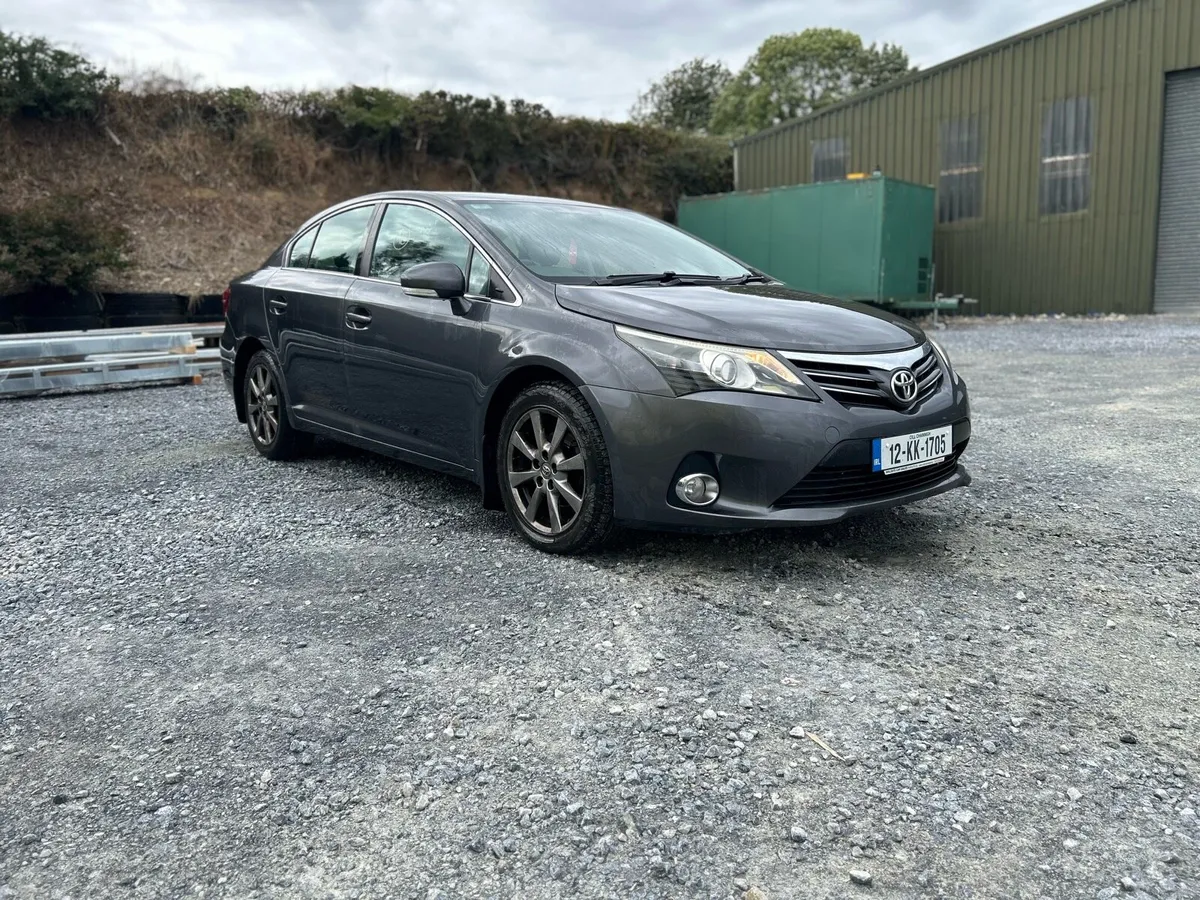 2012 Toyota avensis 2.0 Diesel - Image 3