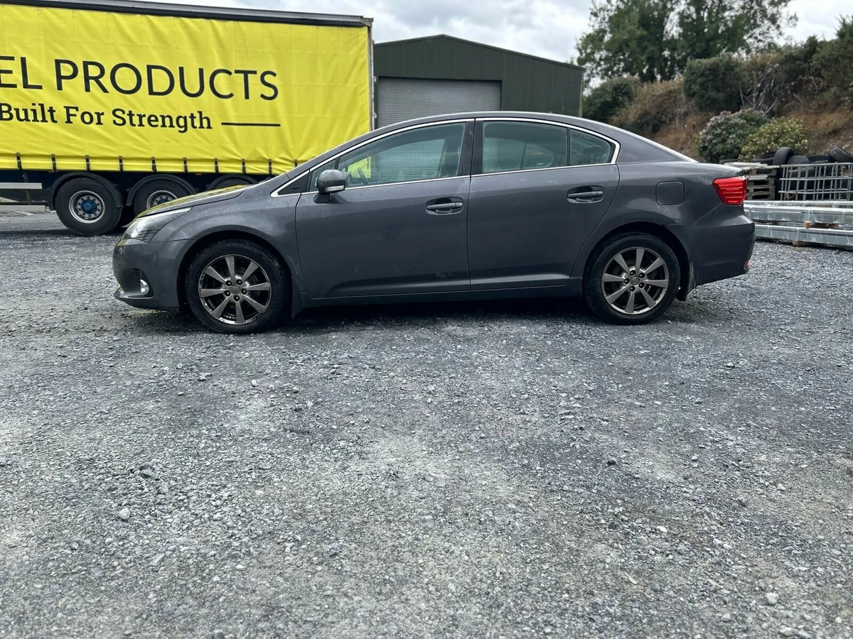 2012 Toyota avensis 2.0 Diesel - Image 4