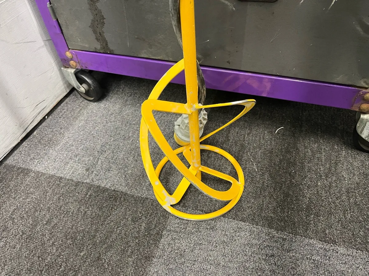 DeWalt 110v Paddle - Image 3